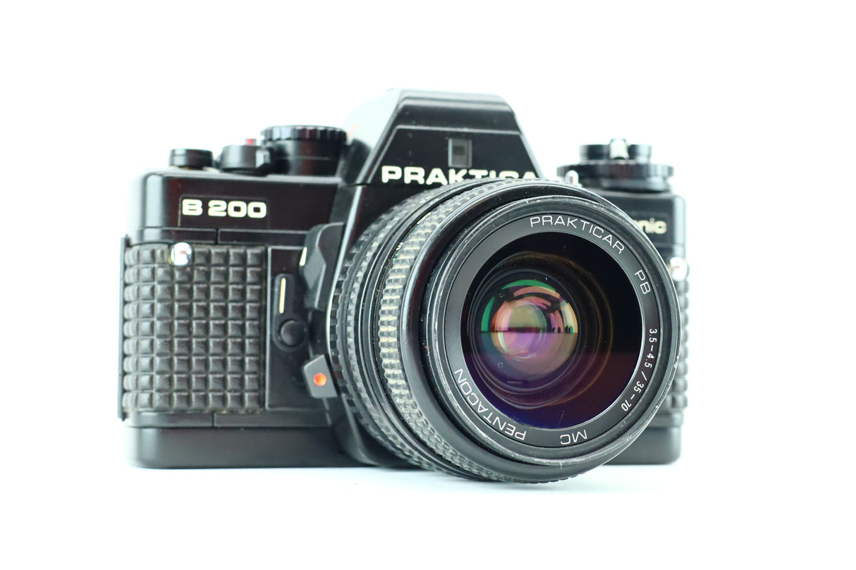 Praktica electronic B200 with Prakticar 35-70