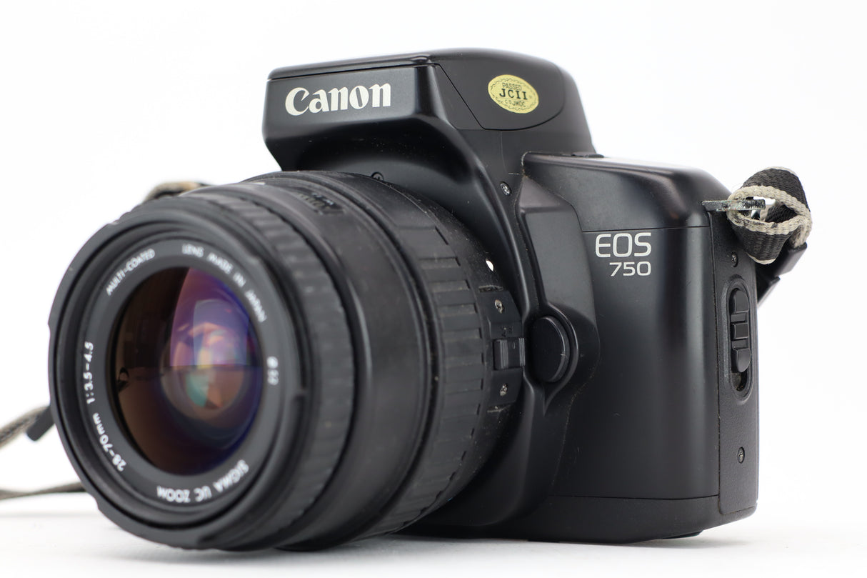 Canon EOS 750 + Sigma 28-70mm 3,5-4,5