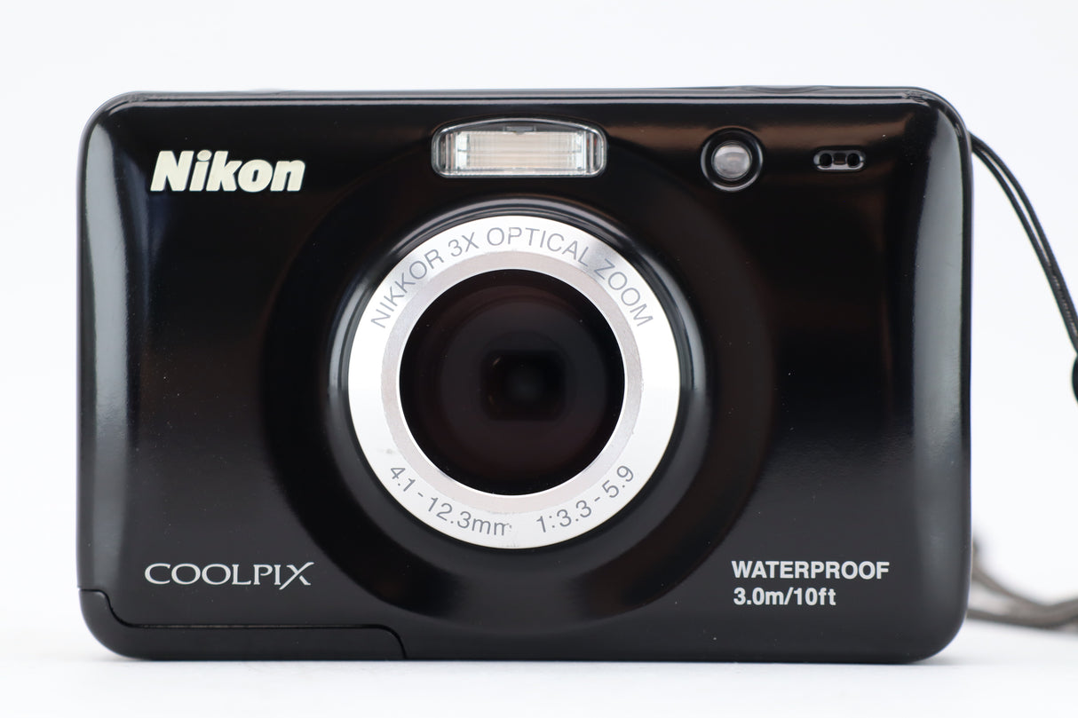 Nikon coolpix S30 waterproof  4,1-12,3mm 3,3-5,9