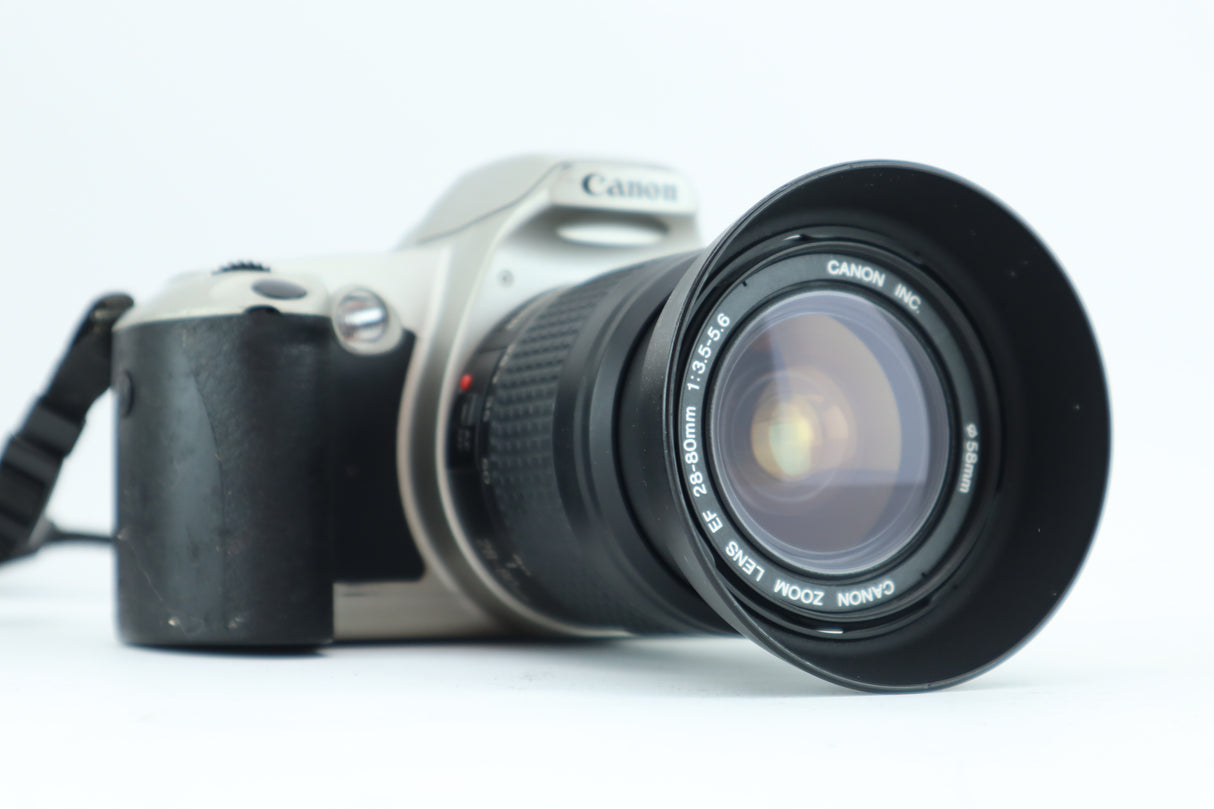 Canon EOS 500 N with Canon zoom lens EF 28-80mm 1:3.5-5.6