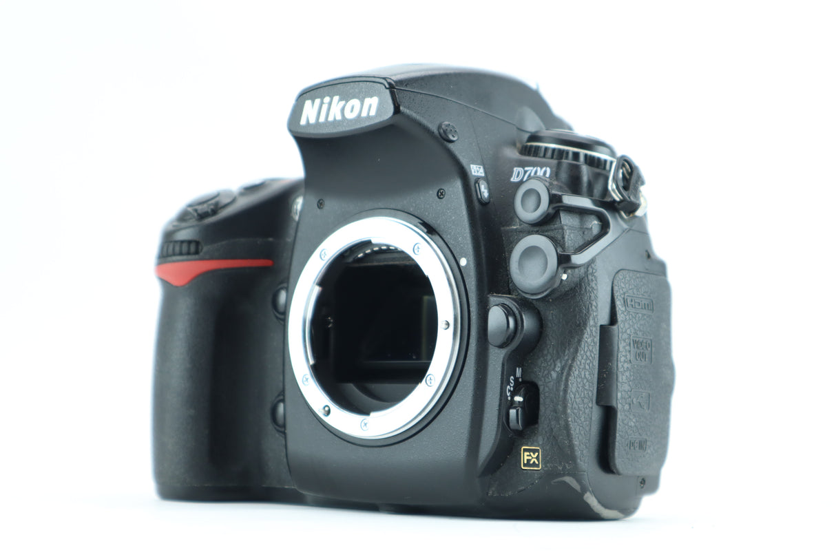 Nikon D700 DSLR camera with F mount