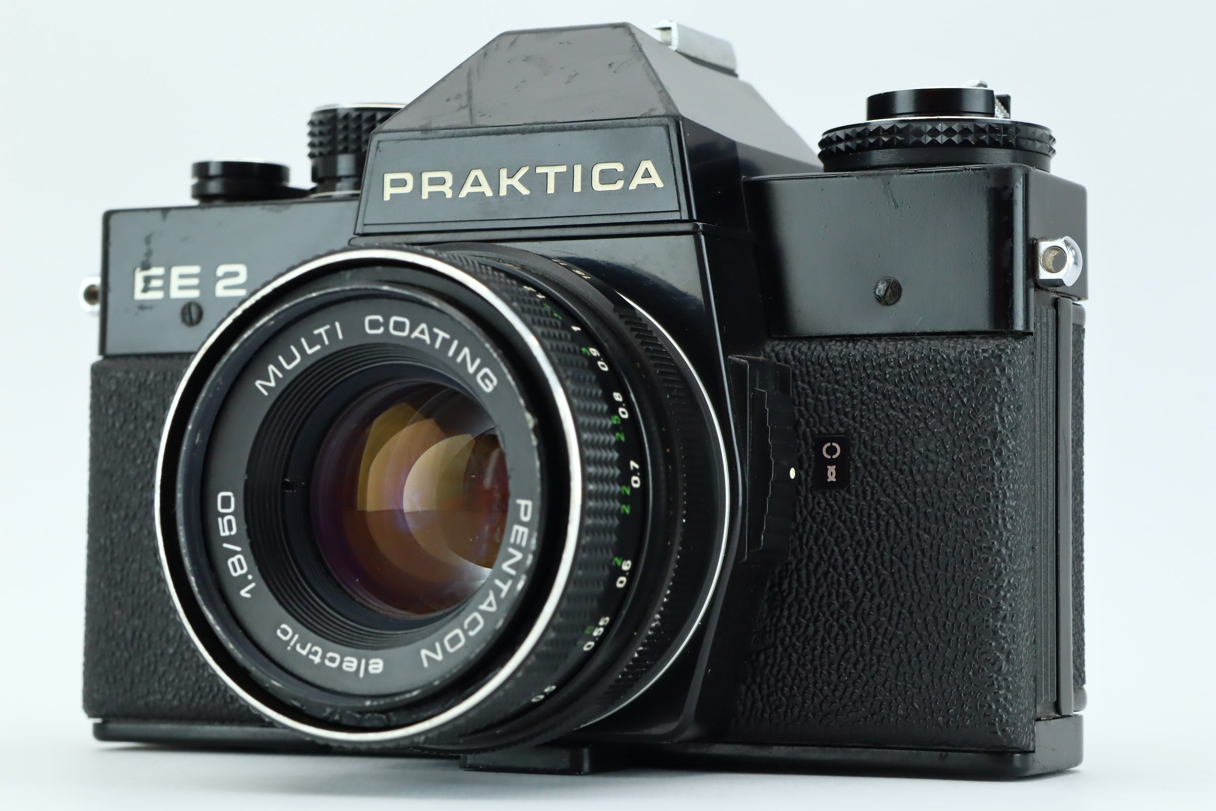 Praktica EE2 + Pentacon ekectric 1.8/50 – Hard to Find Camera Store