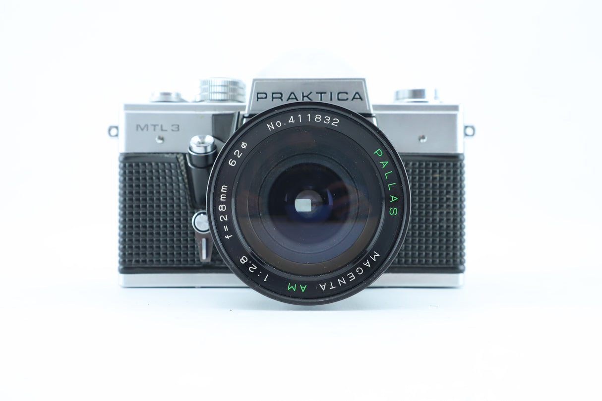 Praktica MTL 3 with magneta 1:2,8 82mm