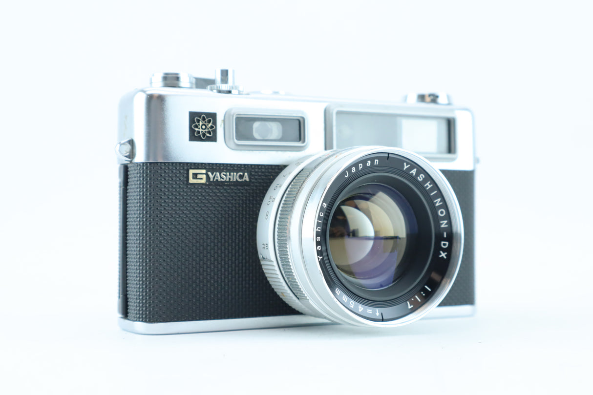 Yashica Electro 35 with Yashinon-DX 1,7 f=45mm