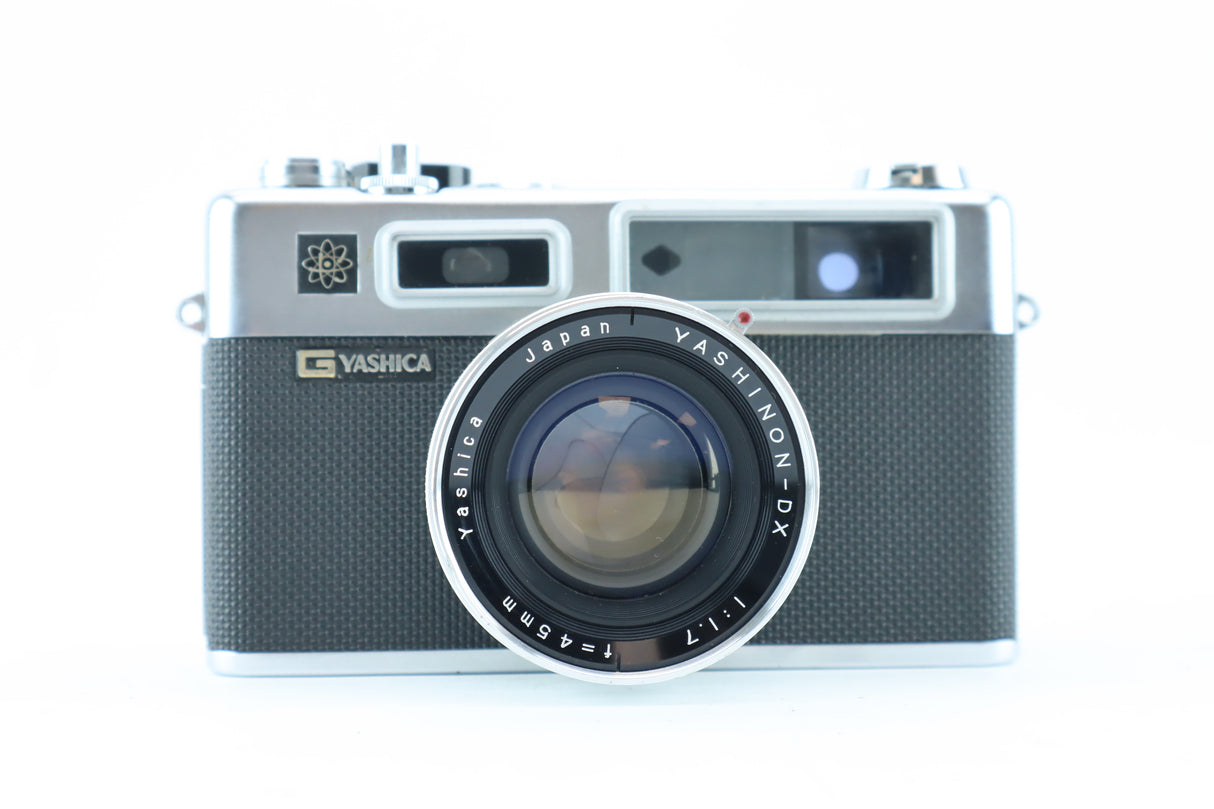 Yashica Electro 35 with Yashinon-DX 1,7 f=45mm