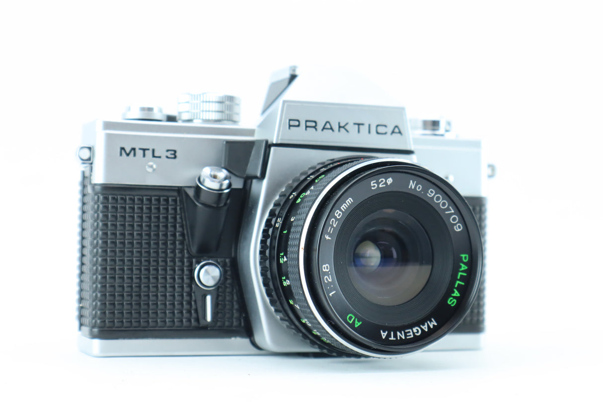 Praktica MTL3 with Pallas Magenta AD 1:2,8 f=28mm