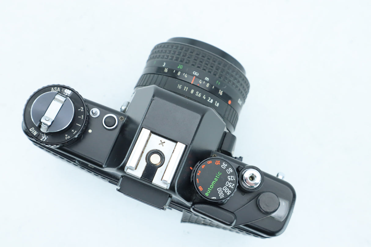 Praktica B 200 electronic with prakticar 1:1,8 f/50mm lens