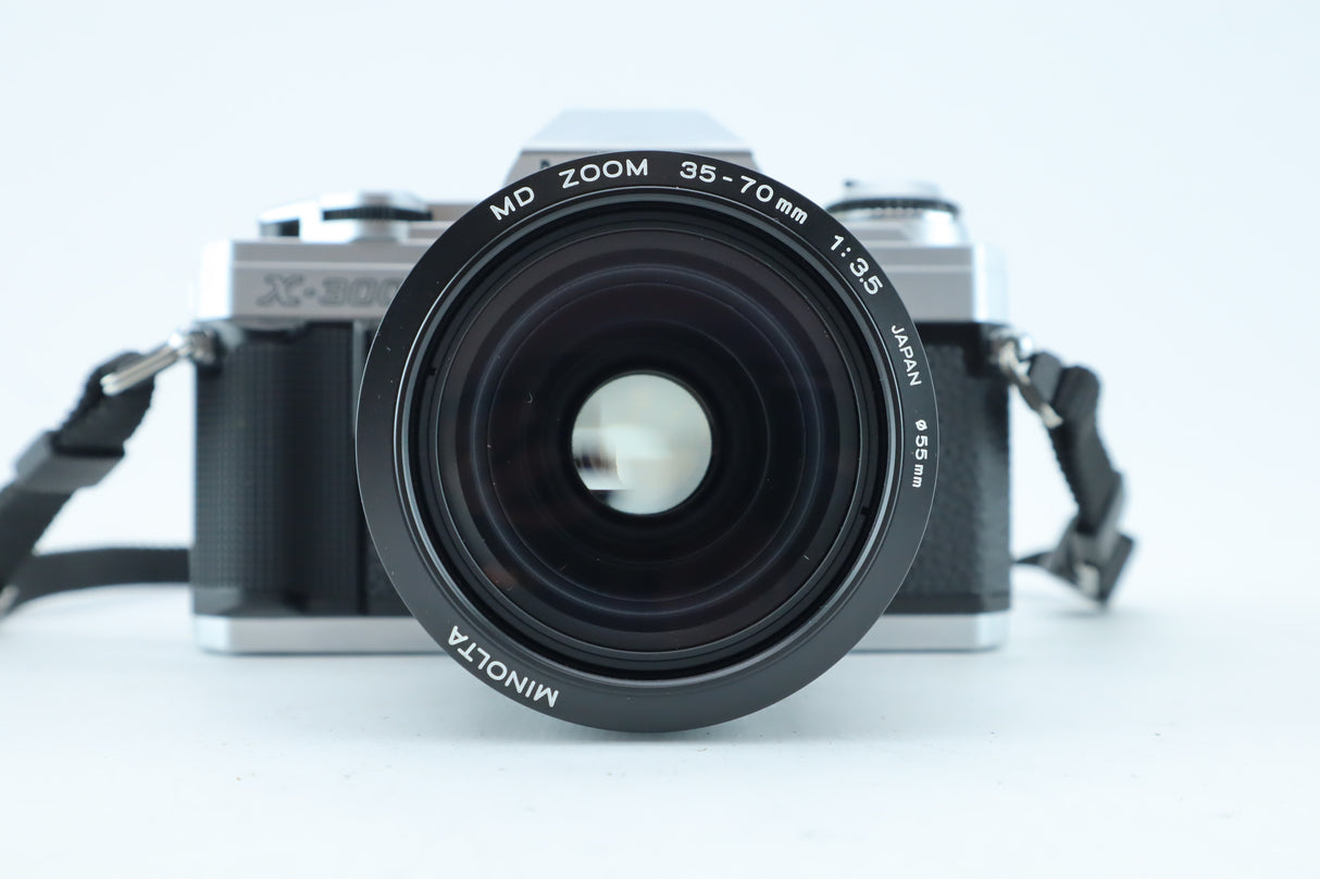 Minolta X-300 with MD zoom 35-70mm 1:3,5 lens