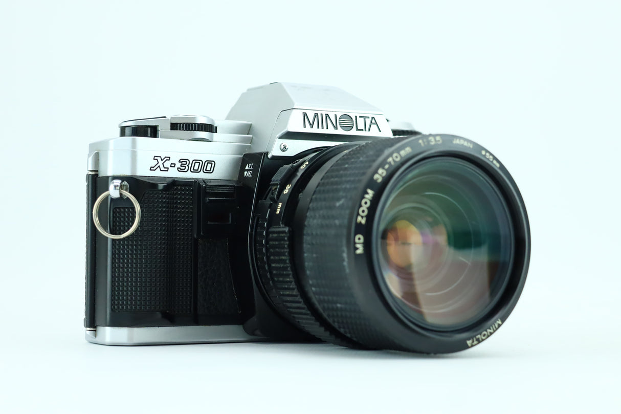 Minolta X-300 with Minolta MD zoom 35-70mm 1:3,5