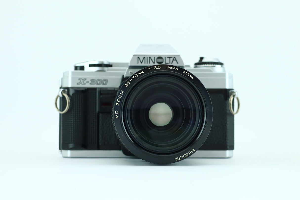 Minolta X-300 with Minolta MD zoom 35-70mm 1:3,5