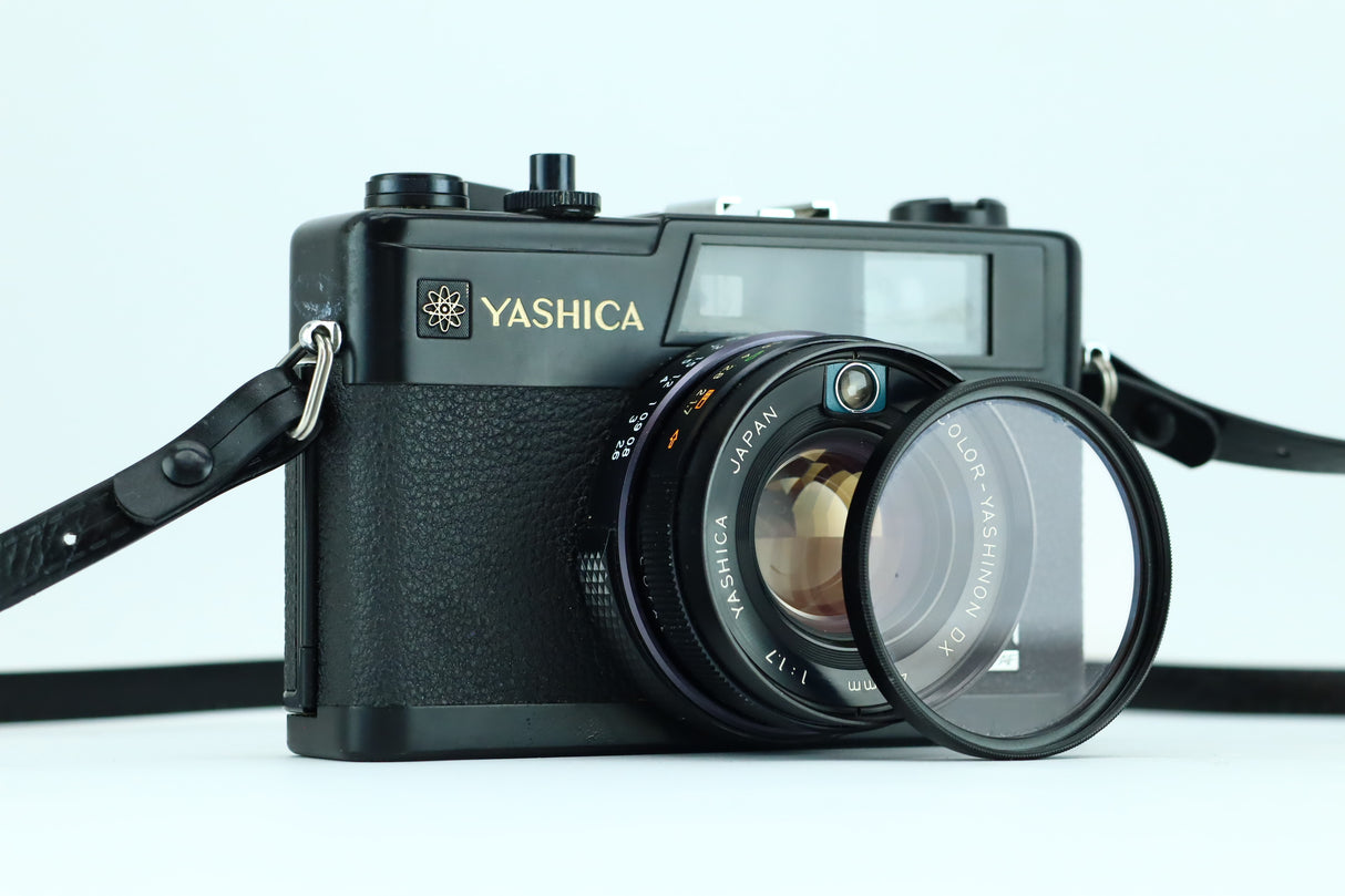 Yashica Electro 35 GX with Color-Yashinon DX 40mm 1:1.7