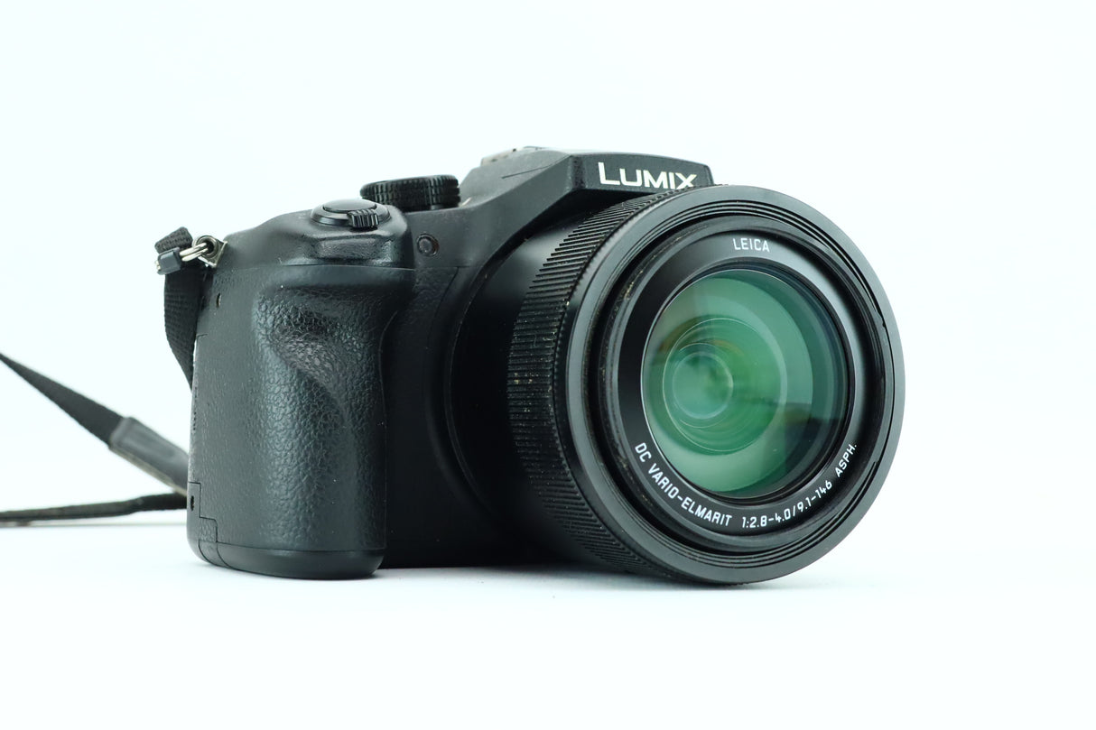 Panasonic Lumix DMC-FZ1000 with Leica DC Vario-Elmarit 1:2.8-4.0/9.1-146