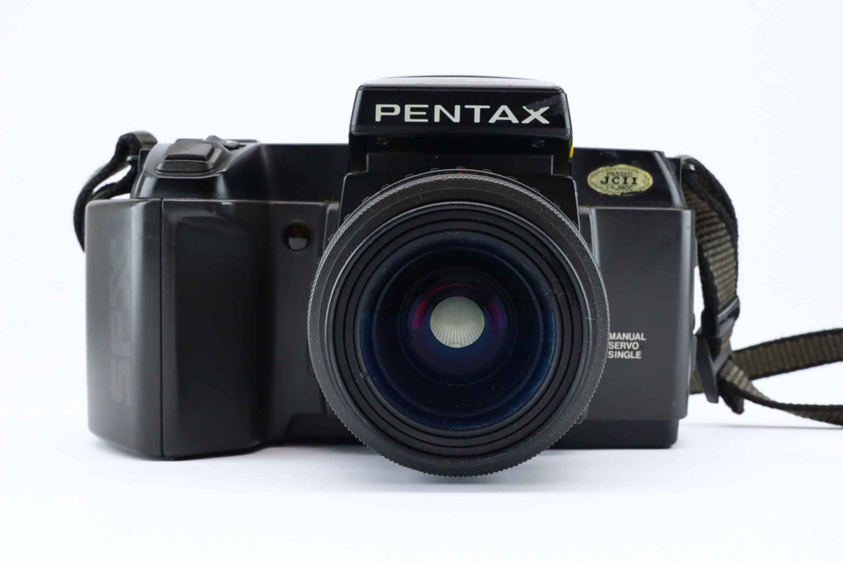 Pentax SFX + Pentax SMC-Zoom 35-70 mm